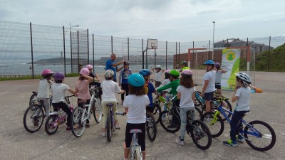 Taller de habilidades en bici no CEIP Emilia Pardo Bazán da Coruña